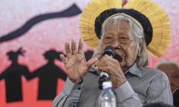 Ao encerrar Cúpula dos Povos, Cacique Raoni pede que luta continue