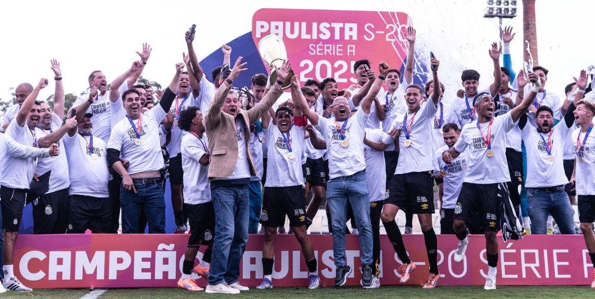 Santos vence o São Paulo nos pênaltis e conquista o título