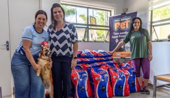 Secretaria de Meio Ambiente e Proteção Animal recebe meia tonelada de ração