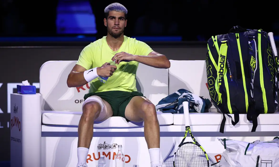 Copa Davis: Alcaraz desiste por lesão e diz estar com coração partido
