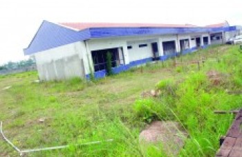 Construção de creche está paralisada no Miguel Badra
