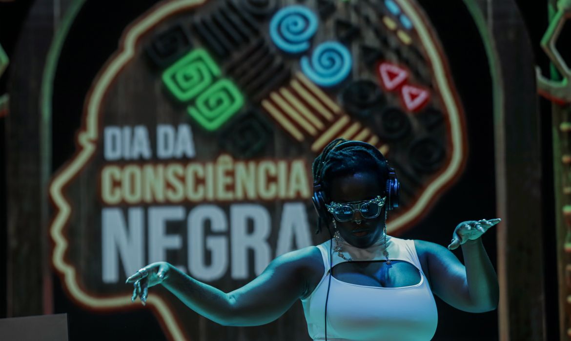 Mais da metade dos negros diz não saber como denunciar caso de racismo