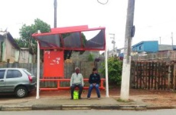 Abrigos de pontos são destruídos