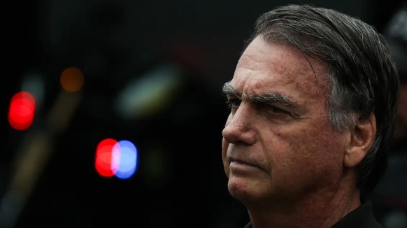 Bolsonaro é preso preventivamente em Brasília
