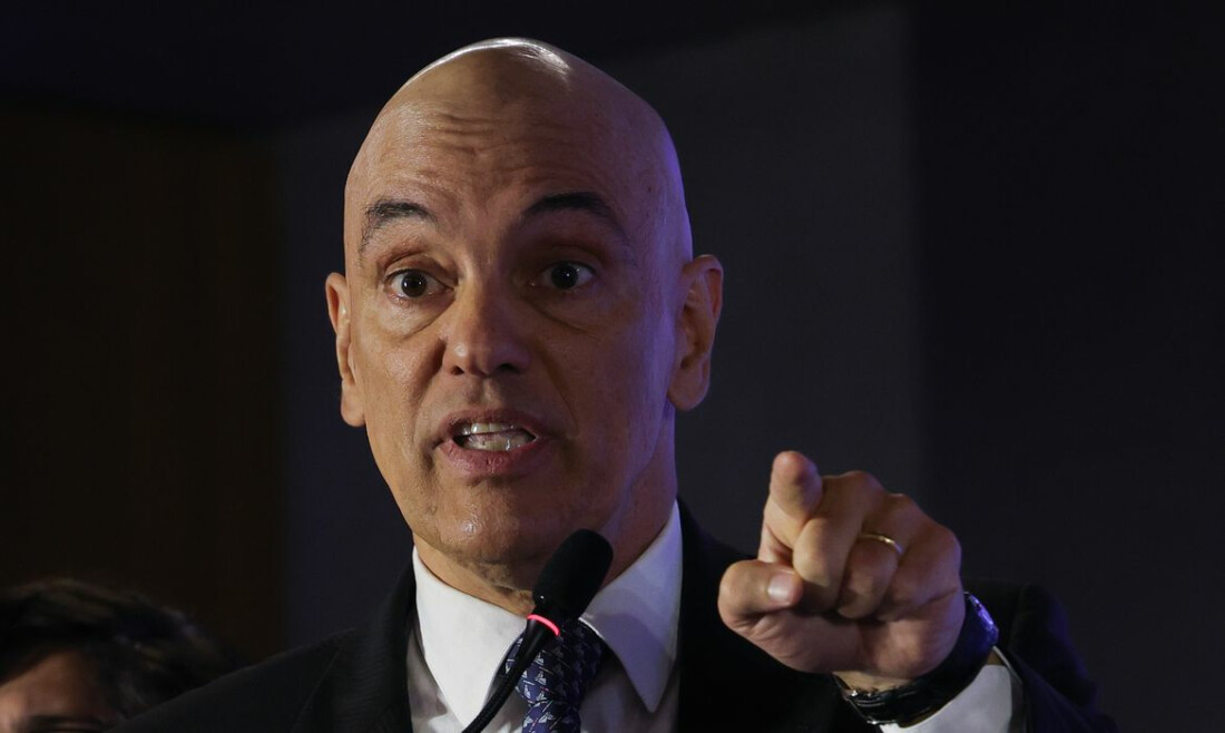 Moraes rejeita pedido de prisão domiciliar humanitária a Bolsonaro
