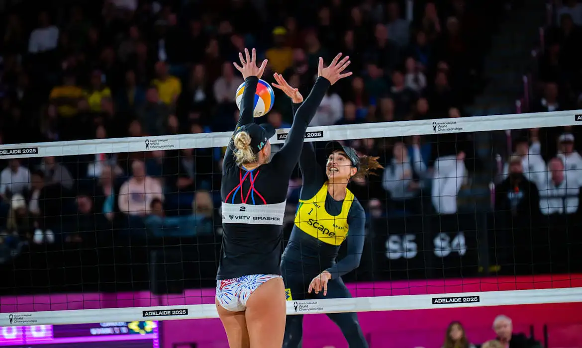 Após revés na semi, Brasil busca bronze no Mundial de vôlei de praia