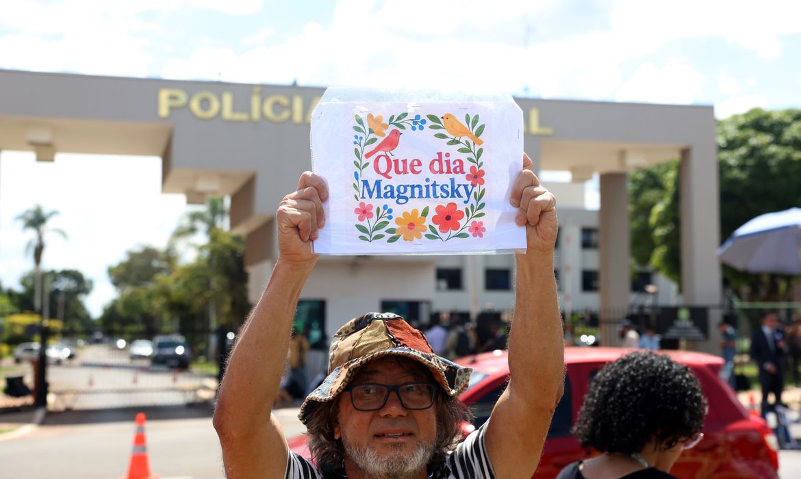 Ministros de Lula defendem decisão de Moraes sobre prisão de Bolsonaro