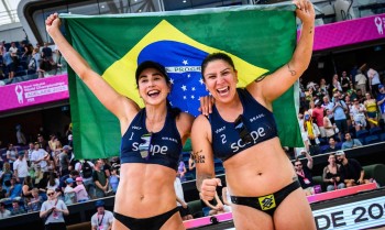 Carol Soberg e Rebecca faturam bronze no Mundial de vôlei de praia