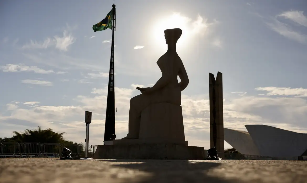 STF estabelece fim do processo de Bolsonaro, Torres e Ramagem