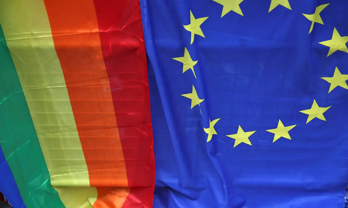 Tribunal diz que toda a UE deve reconhecer casamento homoafetivo