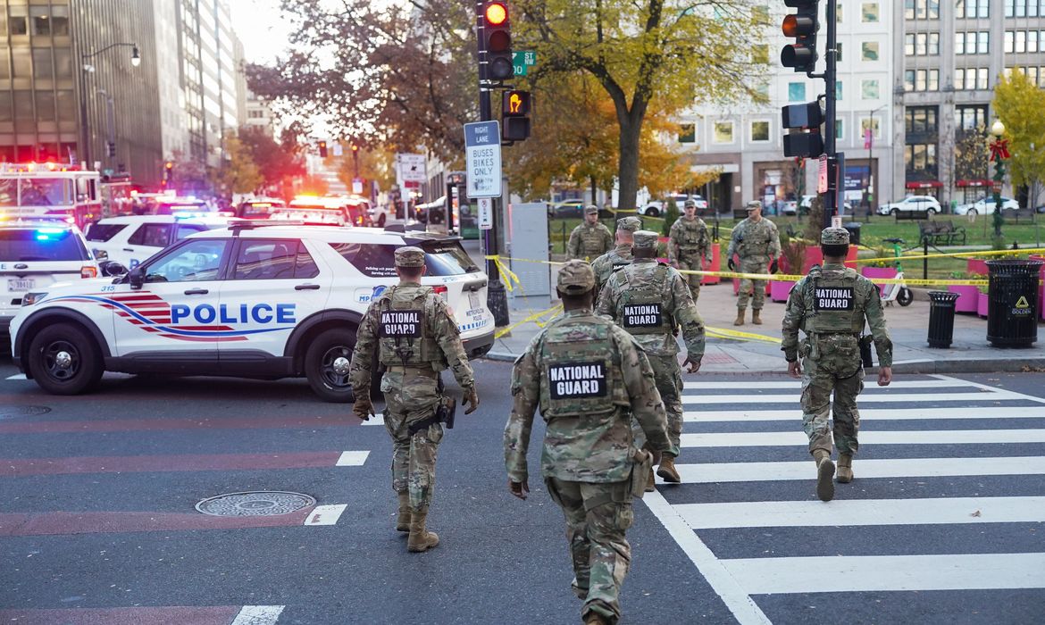 Dois membros da Guarda Nacional são baleados em Washington