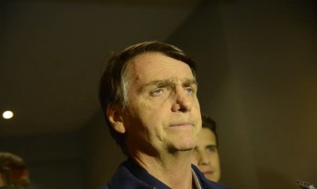 Defesa diz que Bolsonaro não usou celular durante visita de Nikolas