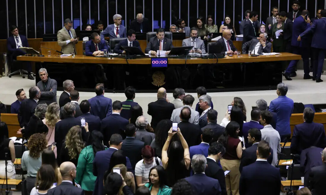 Congresso derruba 56 vetos ao PL do licenciamento ambiental