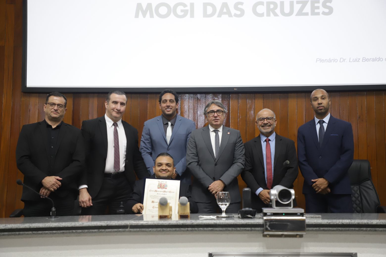 Paratleta Maciel de Sousa Santos recebe título de “Cidadão Mogiano” 
