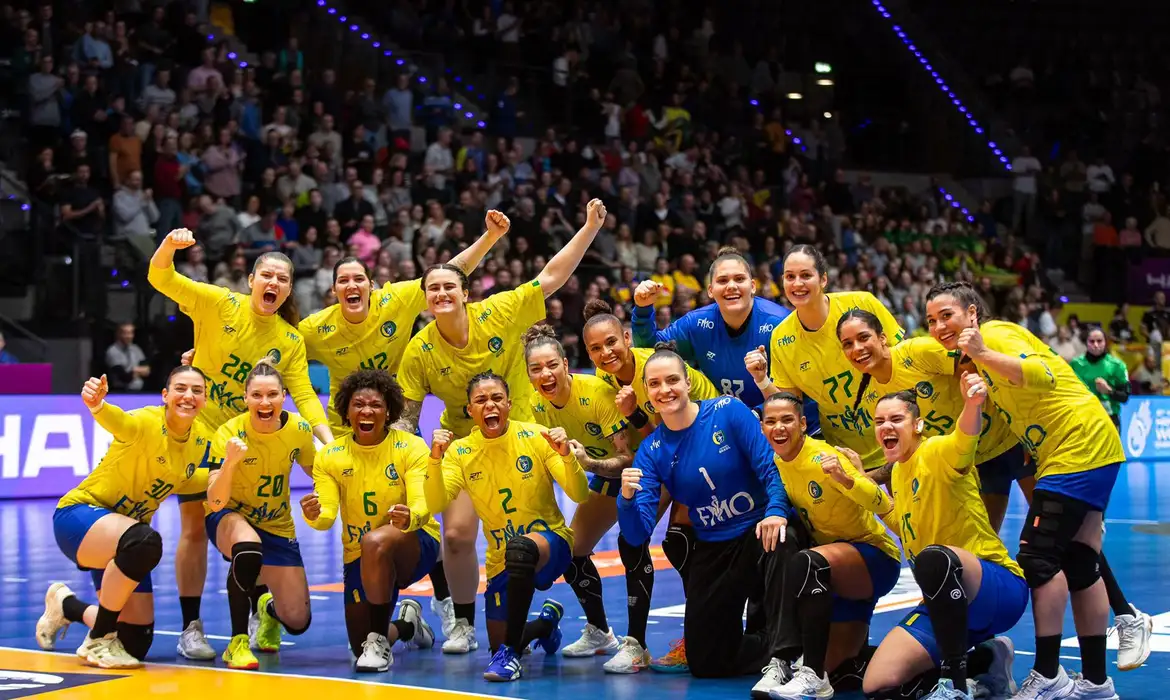 Brasil sobra diante de Cuba na estreia do Mundial de Handebol Feminino