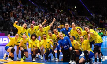 Brasil sobra diante de Cuba na estreia do Mundial de Handebol Feminino
