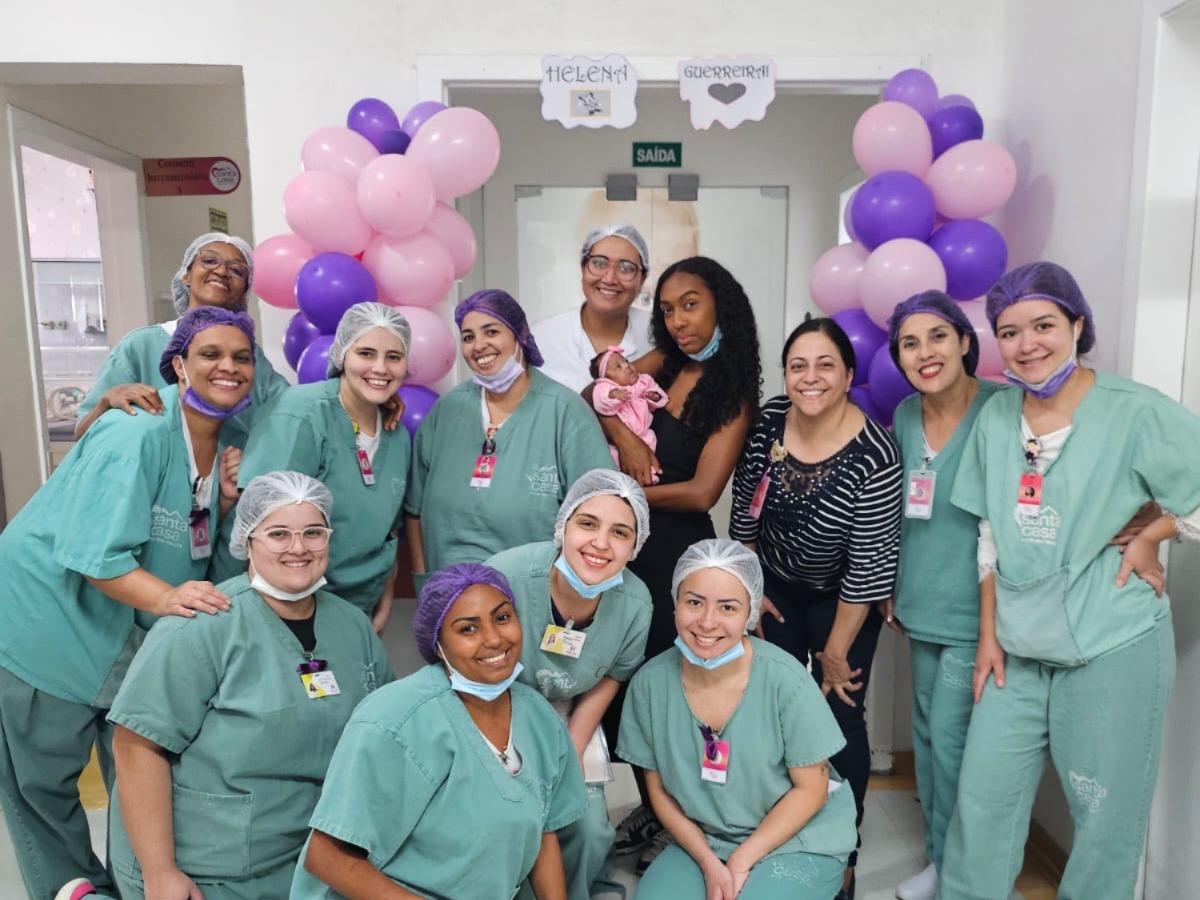 Bebê extremamente prematura recebe alta da Santa Casa de Mogi das Cruzes 