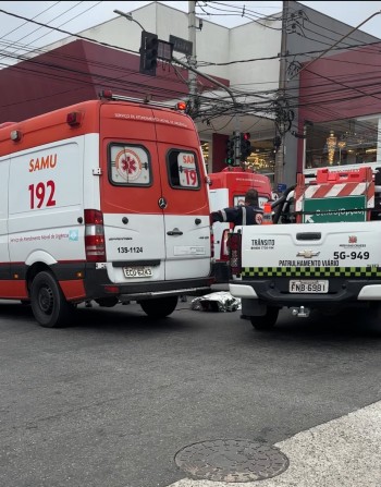 Motociclista que morreu em colisão em Mogi fugia da polícia, diz SSP
