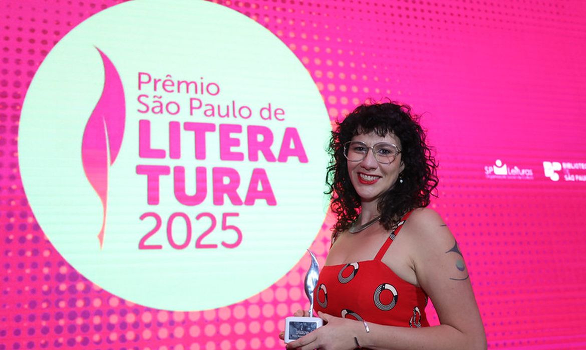 Mariana Salomão Carrara vence Prêmio São Paulo de Literatura 2025