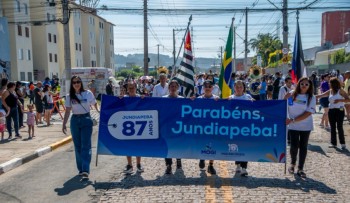 Desfile comemora o aniversário de Jundiapeba com mais de 1,2 mil participantes
