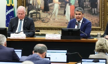 Pedido de vista adia votação de parecer sobre mandato de Zambelli