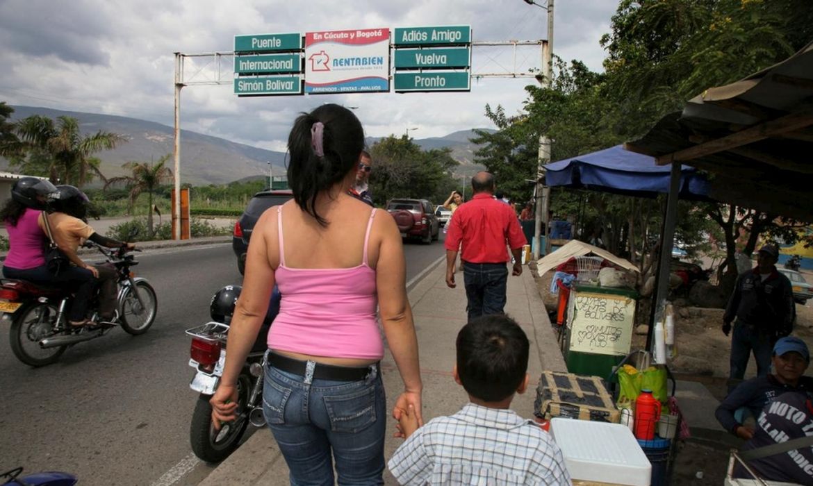 Trump suspende pedidos de imigração de cidadãos de 19 países