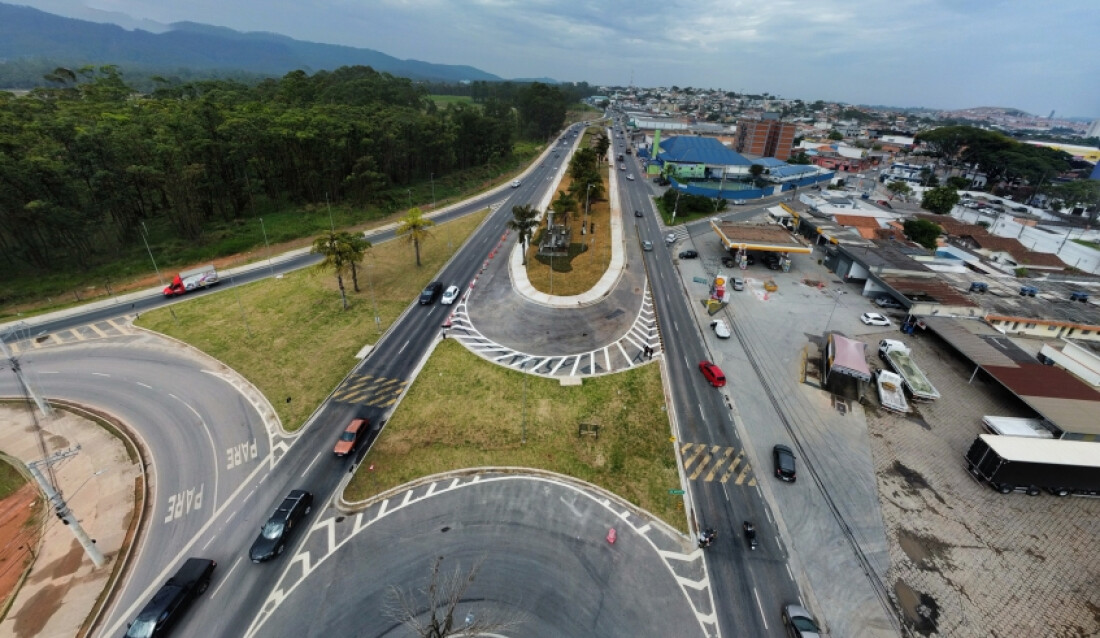 Rotatória da avenida Francisco Rodrigues Filho é liberada