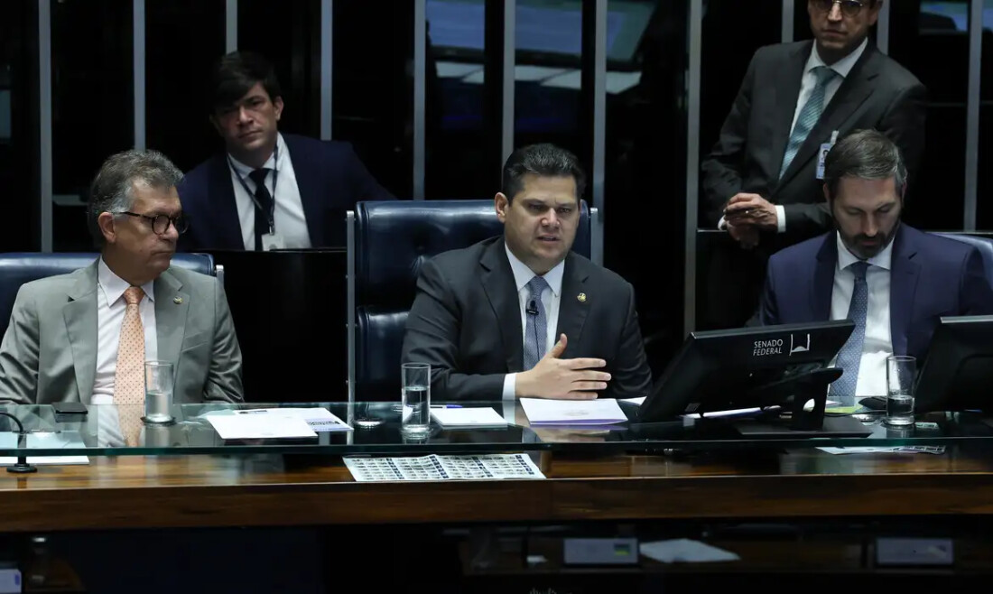 Após decisão de Mendes, Alcolumbre fala em votar PEC do Marco Temporal