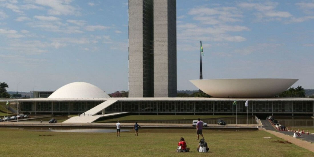 Bancada feminina encolhe no Senado; Câmara elege a maior da história