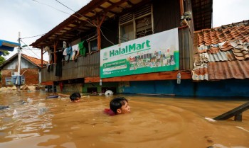 Cheias na Indonésia, Sri Lanka e Tailândia deixam mais de 1.600 mortos