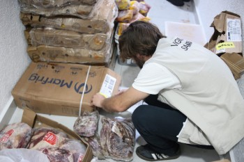 Vigilância Sanitária interdita restaurante após encontrar produtos vencidos