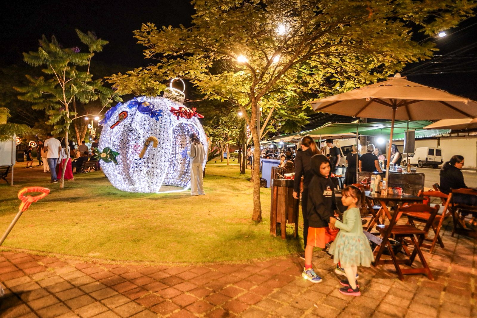 Festival Encantado tem programação musical, espaços gastronômicos e decorados