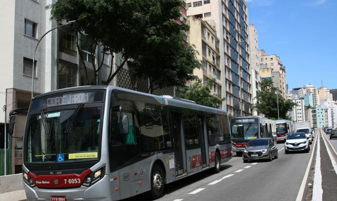 Livro debate tarifa zero e mobilidade urbana como qualidade de vida