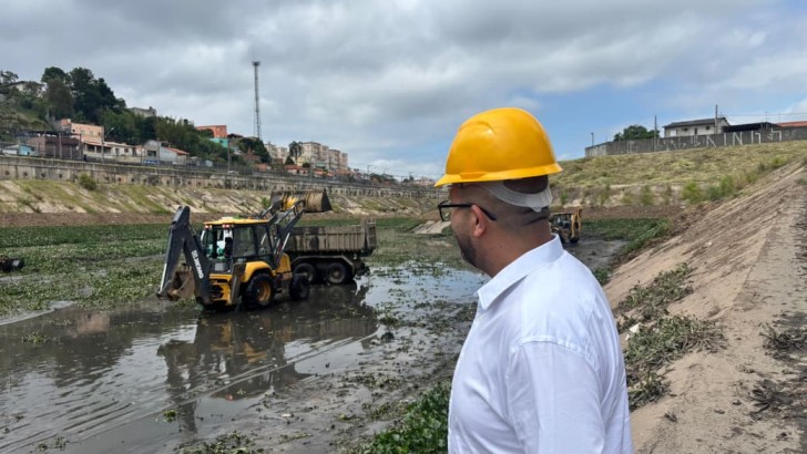 Prefeitura de Poá inicia limpeza do piscinão e intensifica ações preventivas