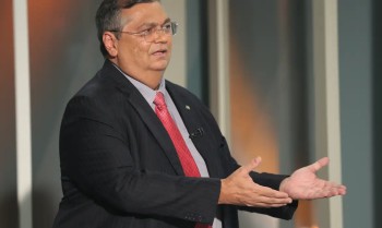 Dino manda PF investigar novas irregularidades em emendas Pix