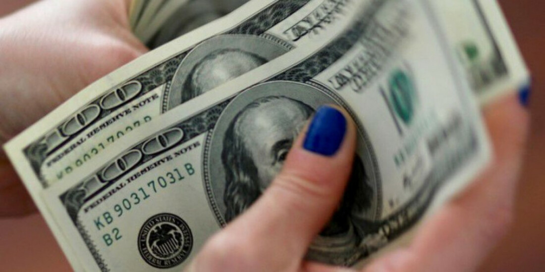 Dólar tem leve queda e fecha a R$ 5,16