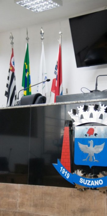 Câmara de Suzano homenageia diretor de escola