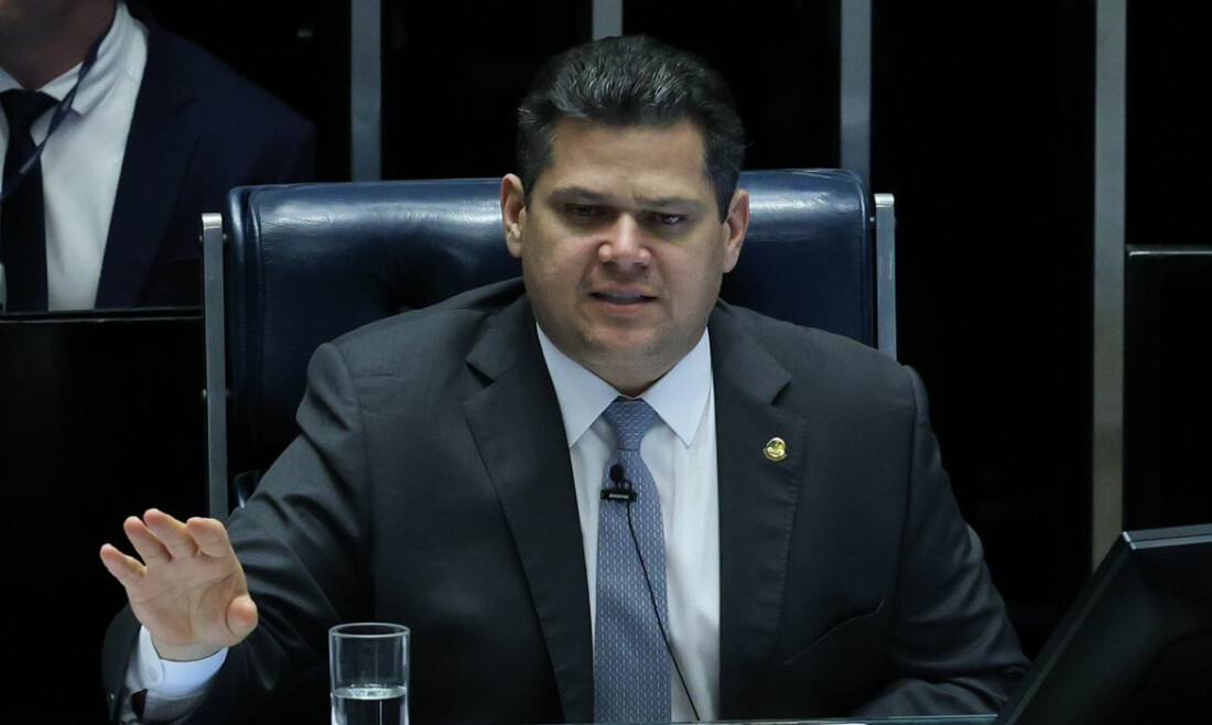 Alcolumbre quer pautar projeto da dosimetria assim que sair da Câmara