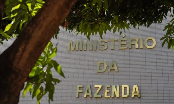 Estatais federais em dificuldade poderão pedir aportes da União