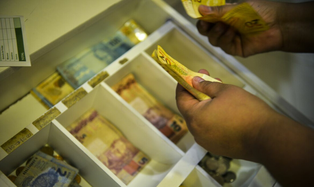 Inflação que reajustará o salário mínimo fecha em 4,18%
