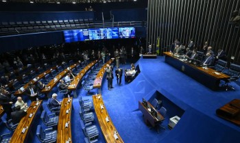 CCJ do Senado adia votação do PL do Impeachment para 2026