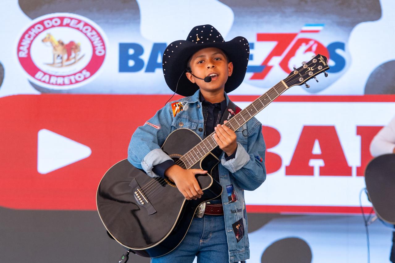 Leozinho se apresenta no Festival Sertanejo Kids em São Paulo