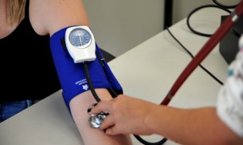 Entidades médicas alertam para prescrição de testosterona para mulher