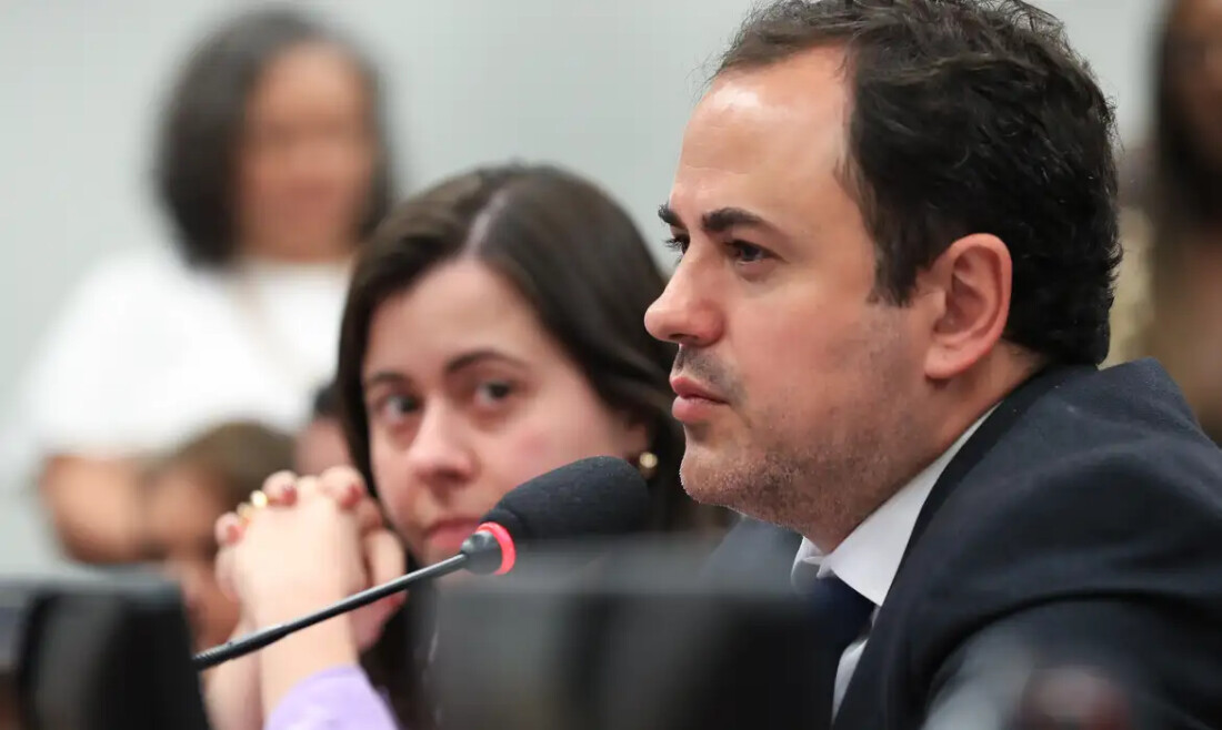 Câmara decide suspender Glauber Braga por 6 meses