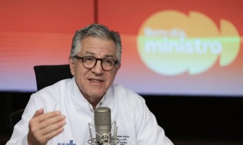 “Estamos vencendo essa batalha”, diz Padilha sobre vacinação