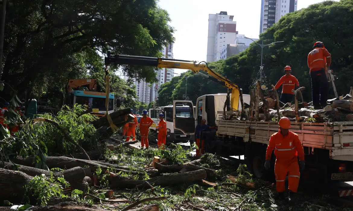 Volta a subir em São Paulo o número de clientes sem energia