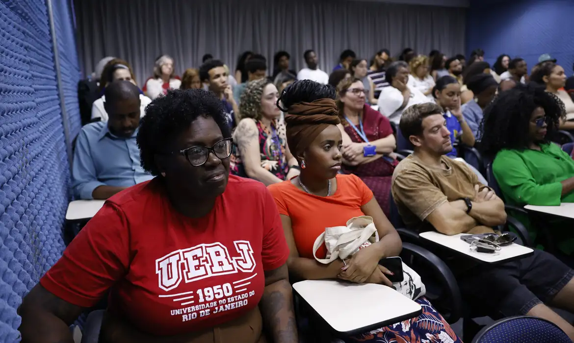Defensoria Pública critica fim de cotas raciais em Santa Catarina