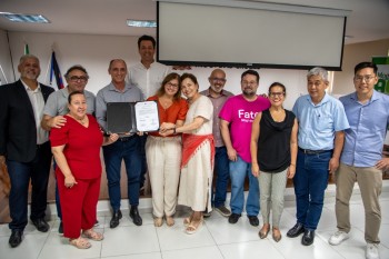 Prefeita Mara Bertaiolli firma acordo para modernizar a alimentação escolar