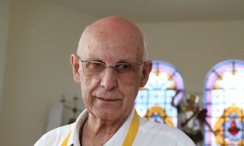 Igreja manda padre Júlio deixar de transmitir missas na internet
