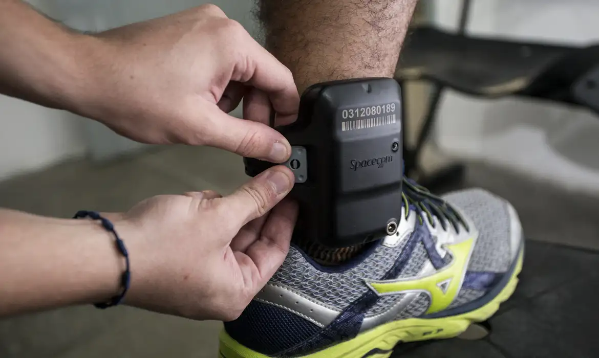 Audiência de custódia virtual reduz garantia de direitos, diz estudo